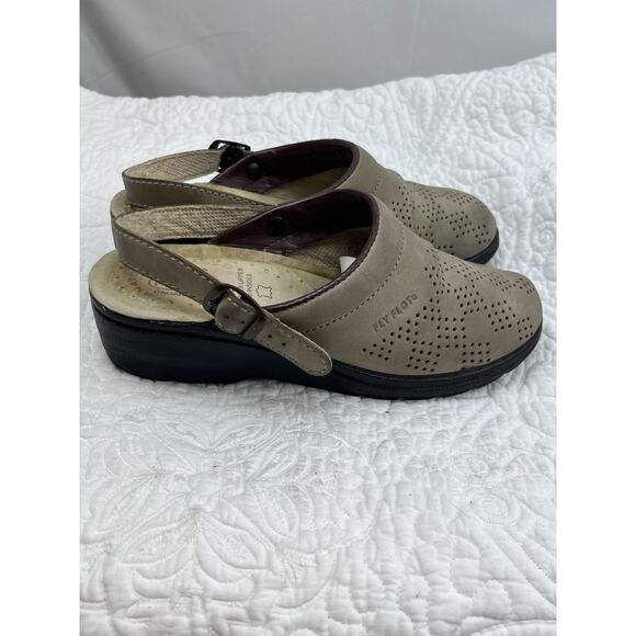 Fly Flot Women's Tan Antishock Wedge Slip On Summer Vacation Clogs - Size US 5 - Picture 9 of 11